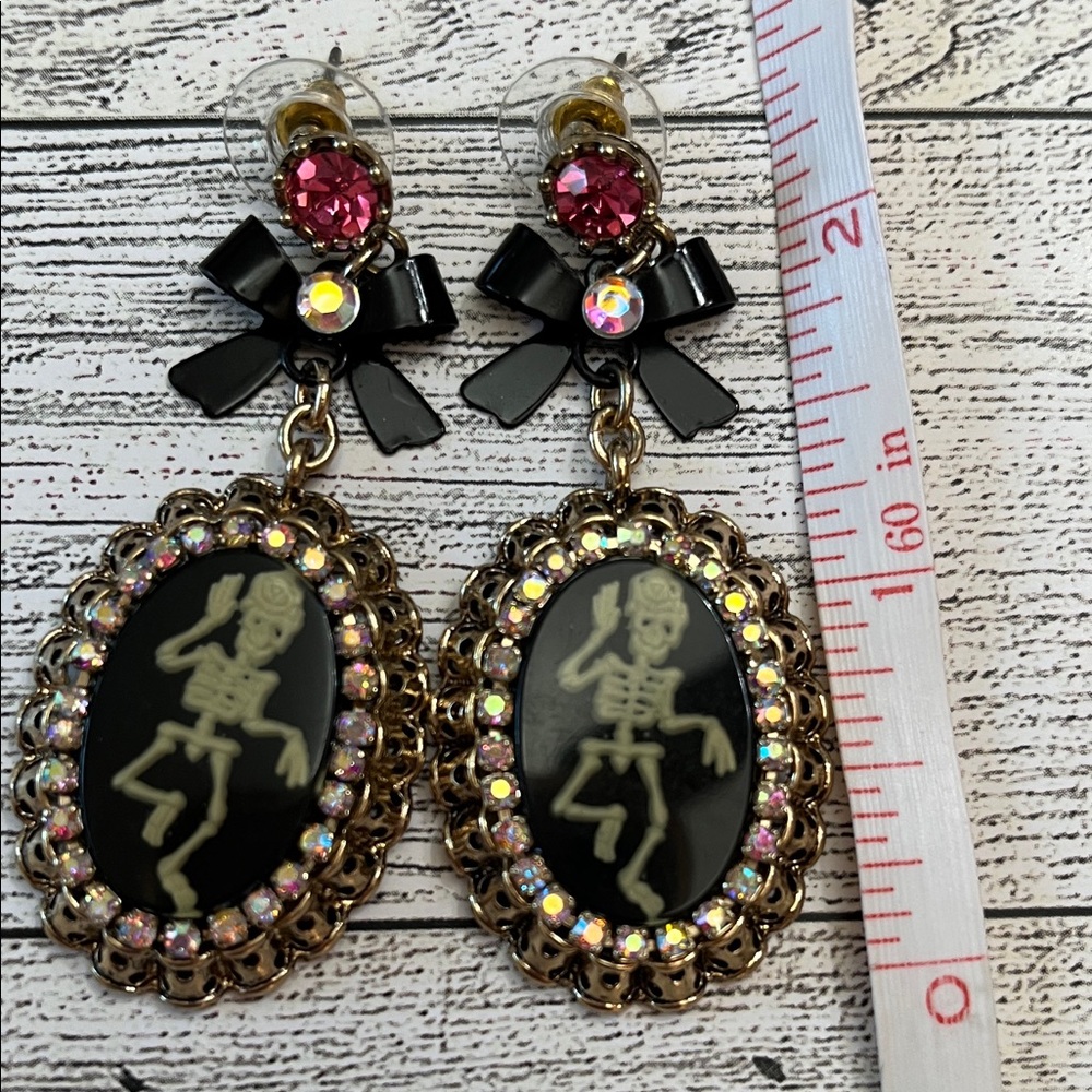 NWT Betsey Johnson Pink and Black Skeleton Earrings - Picture 3 of 3